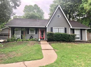 4 Rain Drop Dr, Lufkin, TX 75901