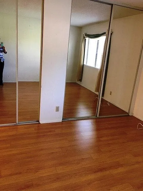 dbl. closet