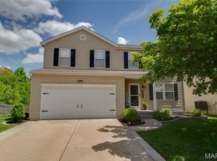 6811 Beall Ct, Godfrey, IL 62035