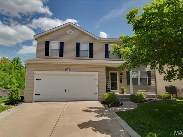 6811 Beall Ct, Godfrey, IL 62035