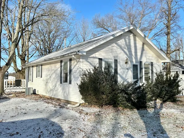 106 N Watkins St, Cisne, IL 62823