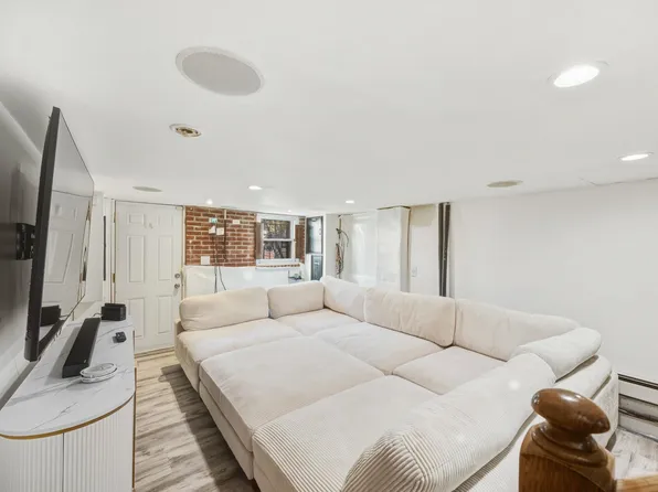 135 Van Horne Street image 13 of 20