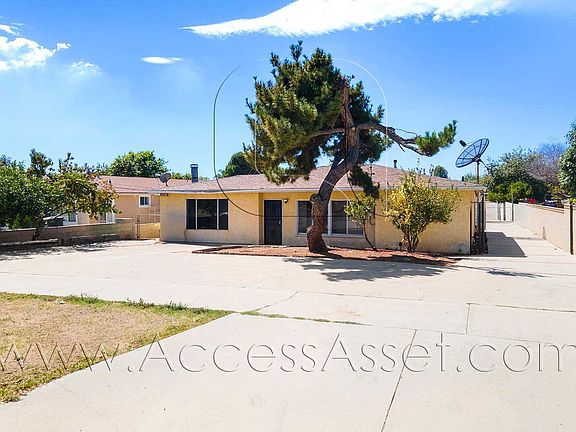 2nd image of 12584 Magnolia Ave