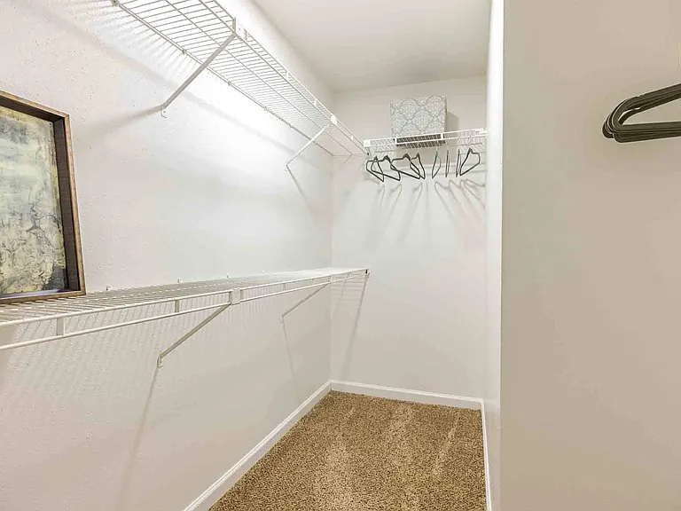 Promontory Point Apartments — Photo 17