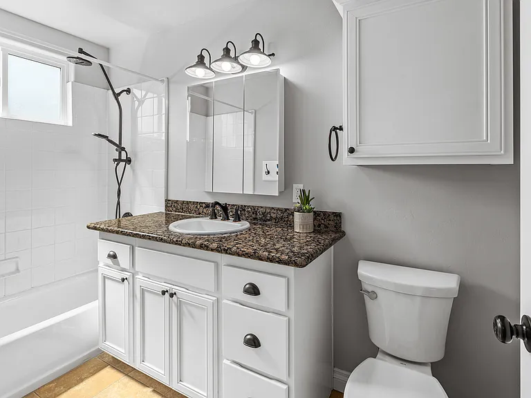 800 N Mollison Ave N #21 — Photo 10