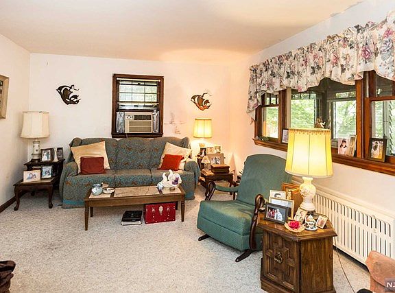 4th image of 72 Wellington Pl