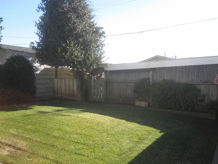 14 E High St — Photo 22