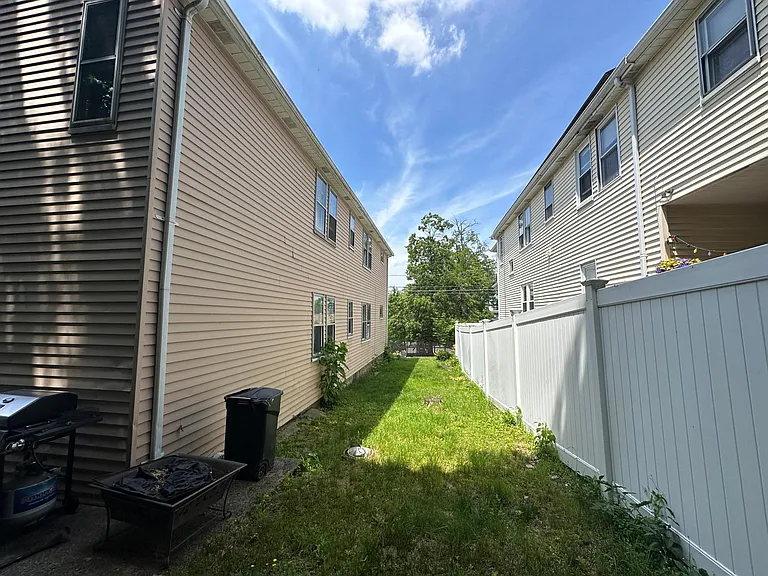 33 Kondazian St — Photo 17