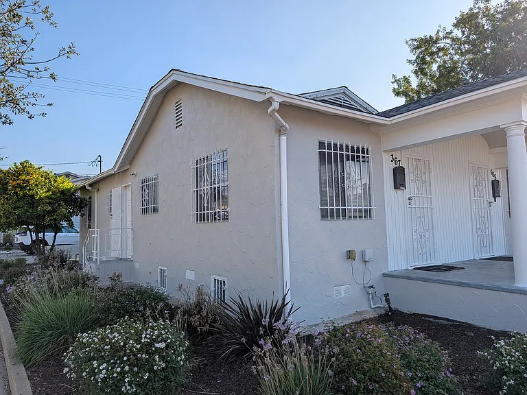 367 Vine St — Photo 1