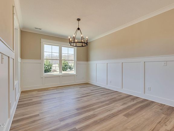 4th image of 259 Riverview Dr