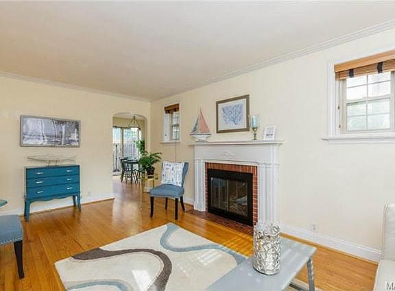 2nd image of 821 Westwood Dr APT 1N