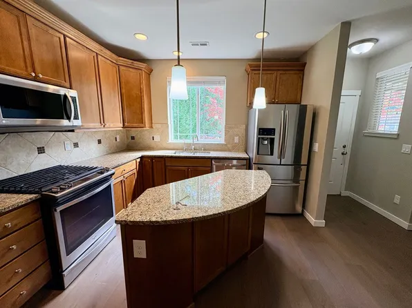 34822 SE Jacobia St, Snoqualmie, WA 98065