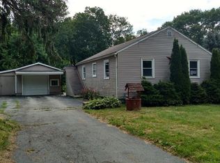 4247 Hollow Rd, New Castle, PA 16101