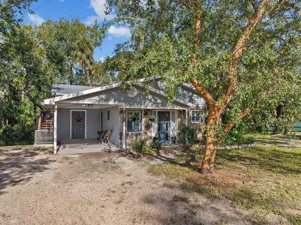 1506 Cedar St NE, Steinhatchee, FL 32359