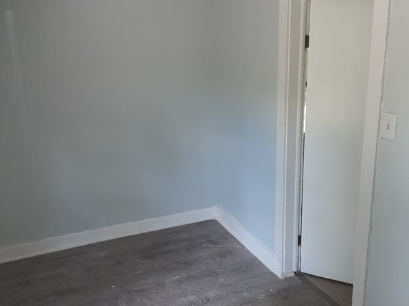 128 Center St #3