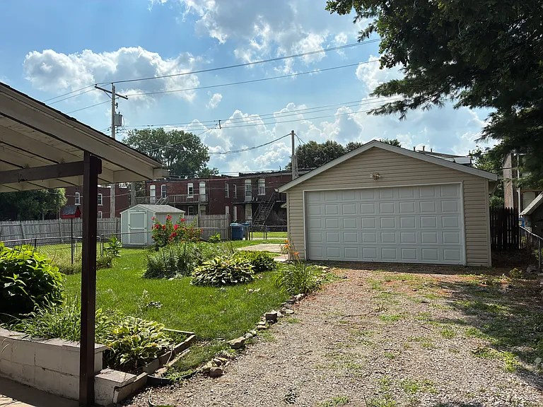 2138 Adams St — Photo 4