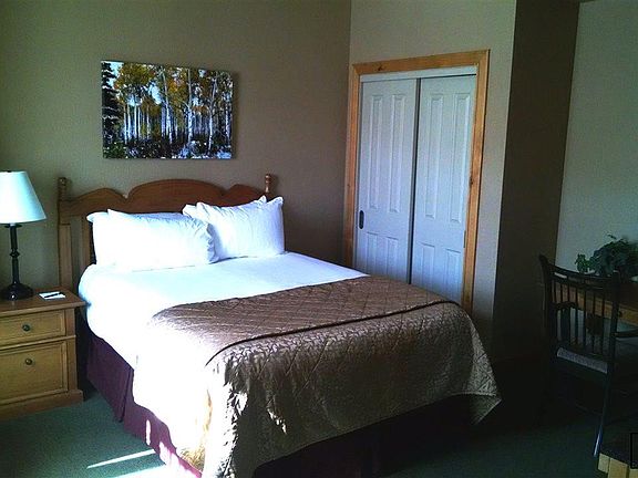5th image of 2300 Mount Werner Cir #625