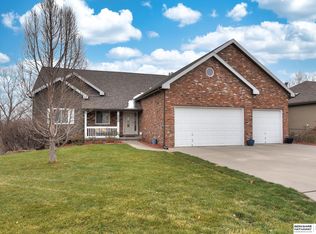 19605 Ridgeway Rd, Plattsmouth, NE 68048