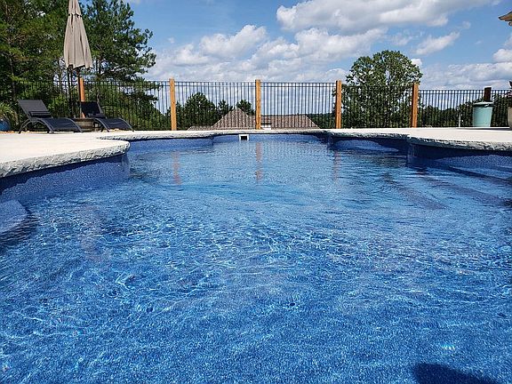 3rd image of 120 Lakes Dr S