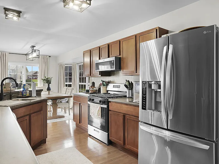 814 Cone Flower Dr — Photo 11