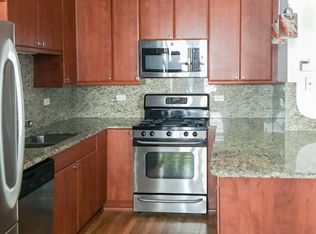 855 W Cornelia Ave APT 2W, Chicago, IL 60657