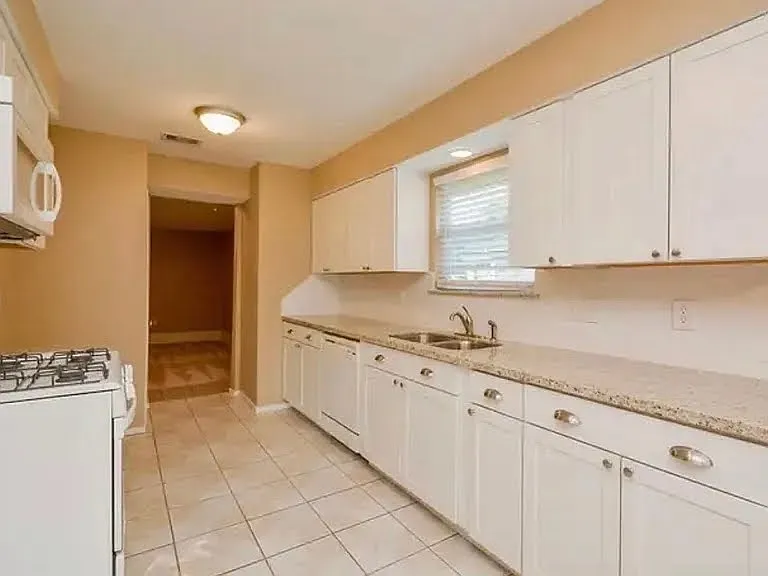 6934 Creek Village Dr — Photo 7