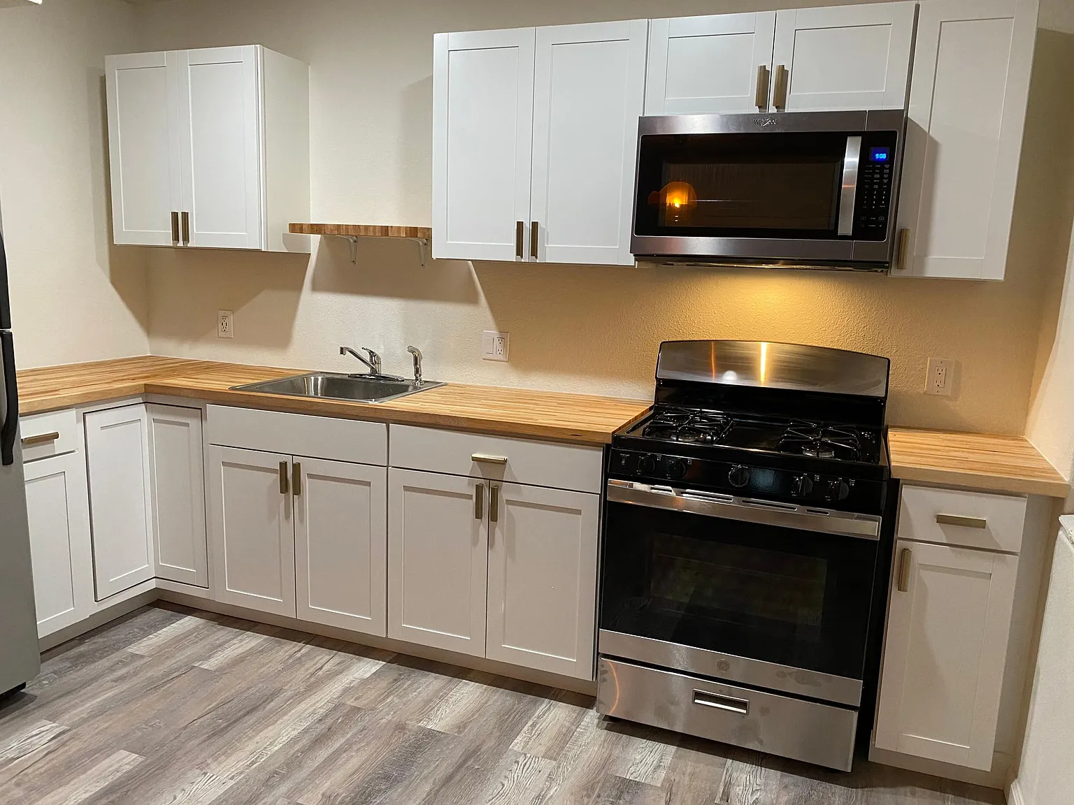 1108 E Meadowbrook Ave — Photo 1