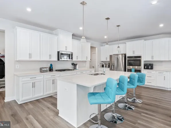 112 Lake Bluff Ct, Fredericksburg, VA 22406