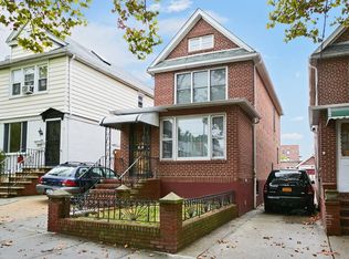 5252 66th St, Maspeth, NY 11378
