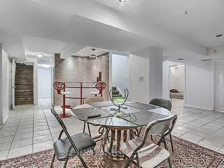 78 Bristol Rd — Photo 8