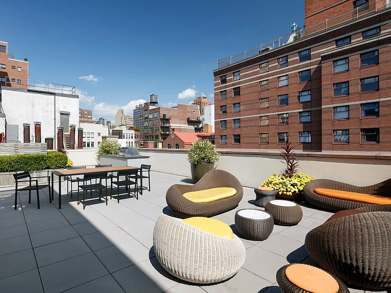 138 E 12th St #8B — Photo 10