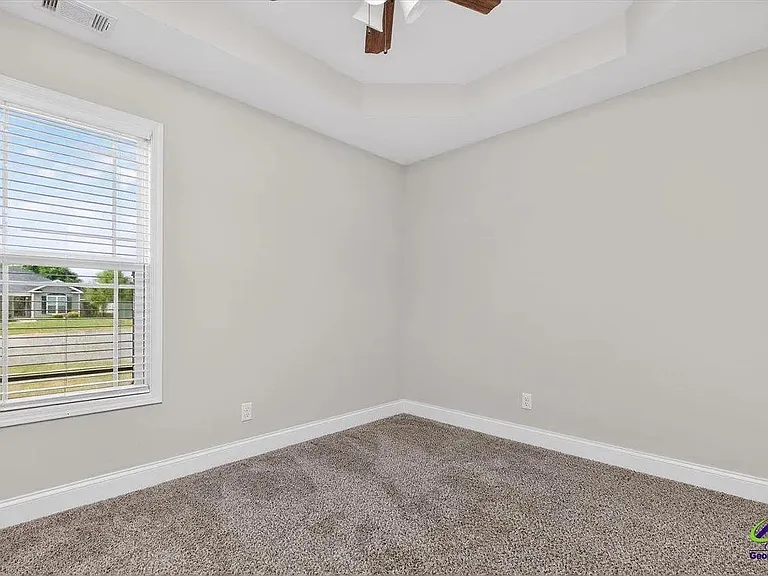 100 Tudor Pl — Photo 17