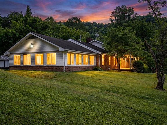 3rd image of 4475 Campton Rd