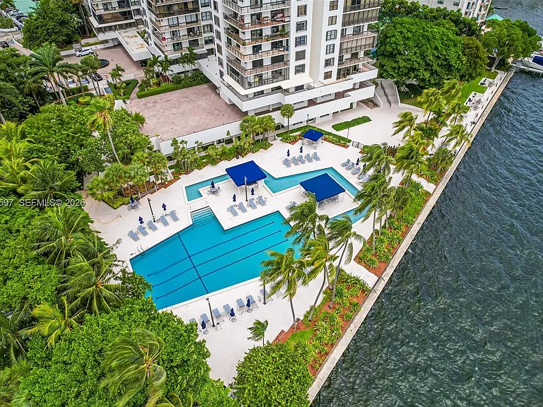 2333 Brickell Ave #1109 — Photo 32