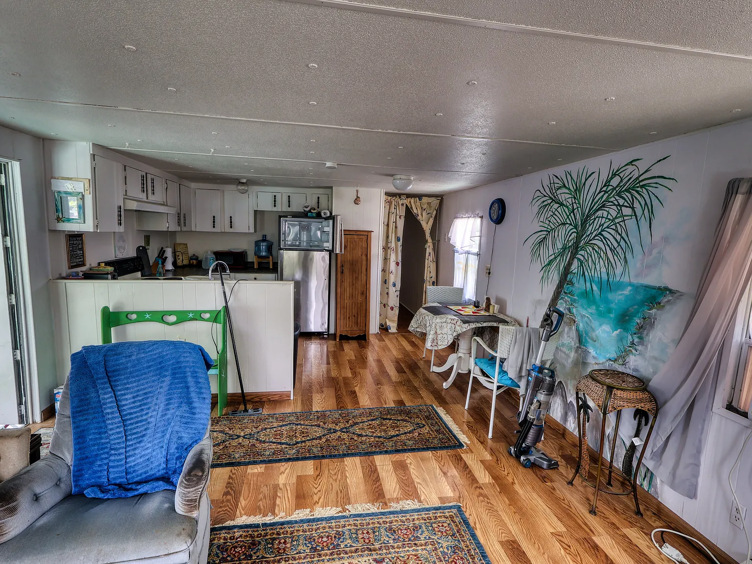 2 bed, 800 sqft, $1,300 — Photo 3