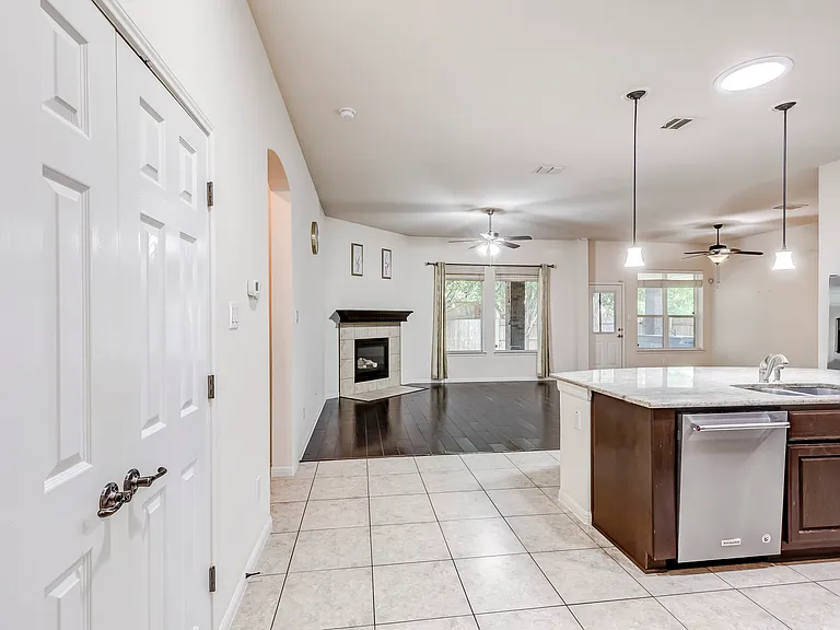 116 Azimuth Dr — Photo 34