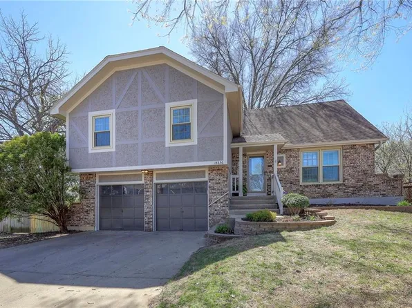 14836 S Homestead Dr, Olathe, KS 66062