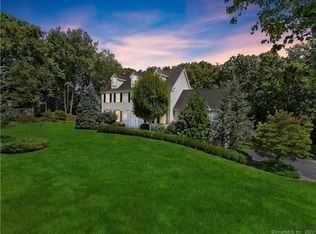 1 Split Rail Ct, Oxford, CT 06478