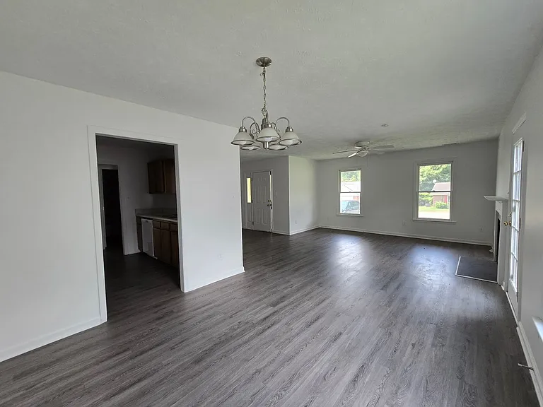 1521 Kara Ct — Photo 7