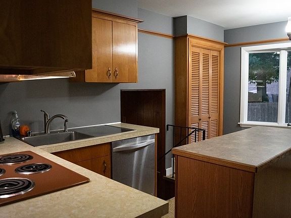 2nd image of 503 Lantern Ln