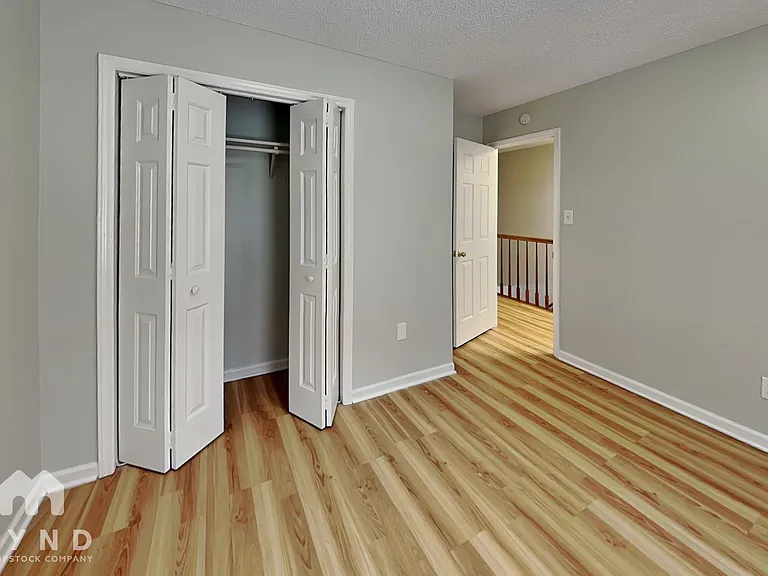 220 Glaive Dr — Photo 17
