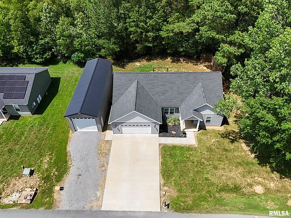 3rd image of 100 Olivia Dr