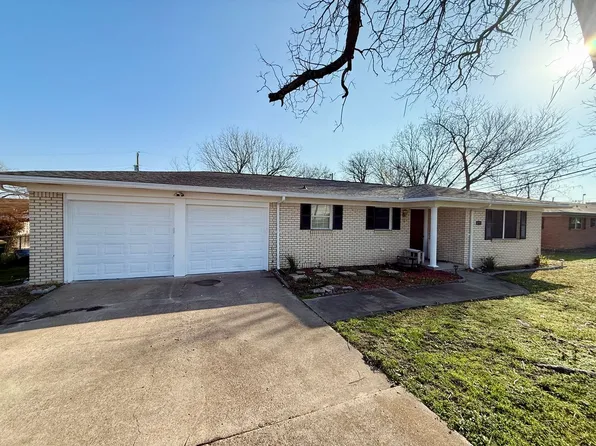 207 Estates Dr, Woodway, TX 76712