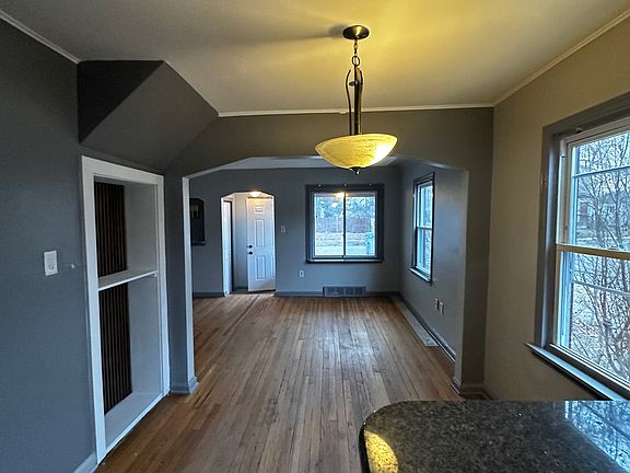 3rd image of 23705 Tawas Ave