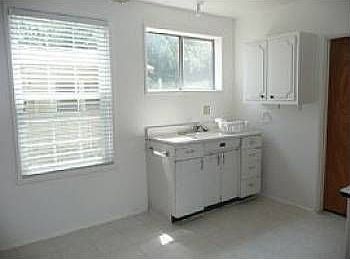 4th image of 1509 W Rialto Ave