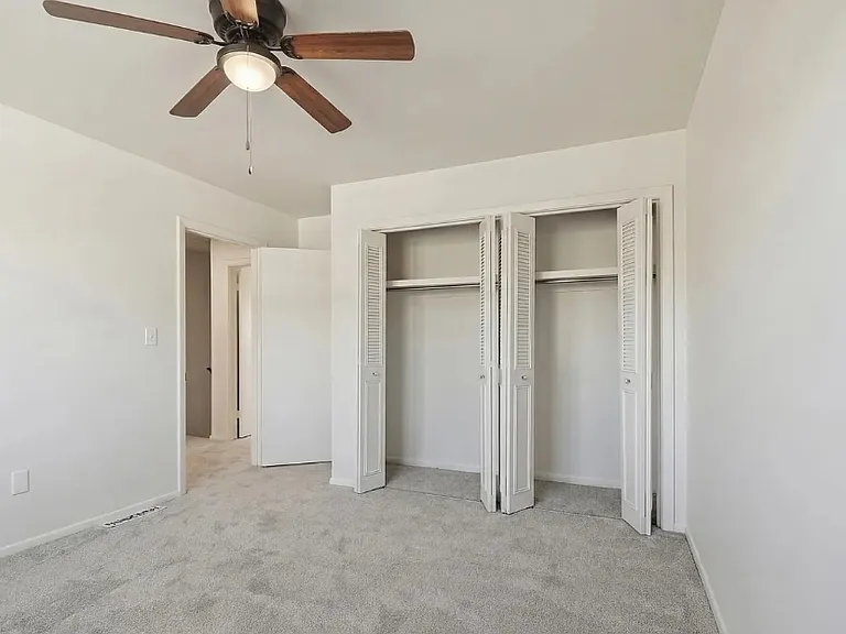 5528 E 46th St #9 — Photo 1