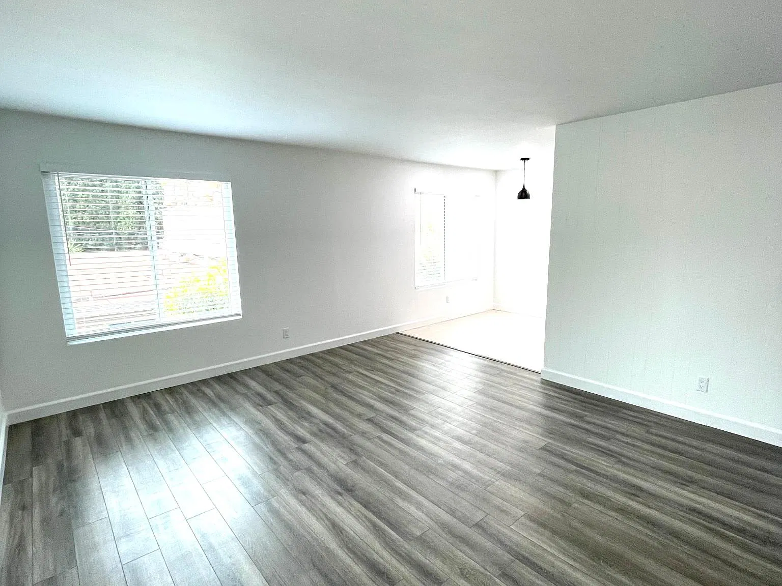 2 bed, 840 sqft, $3,900 — Photo 2
