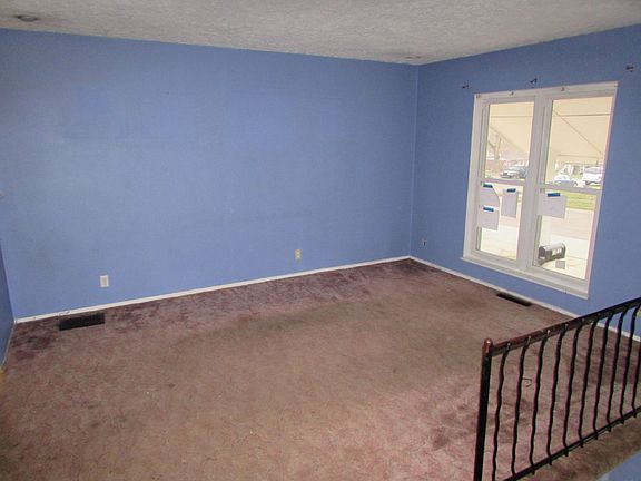 5th image of 101 Algonquin Dr