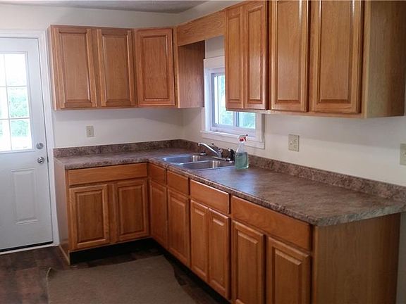 5th image of 130 Lincoln Ave