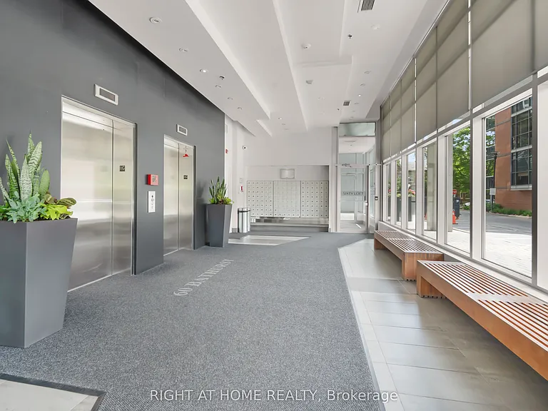 60 Bathurst St #610 — Photo 13